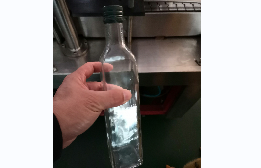 哪種灌裝機適合高產(chǎn)量小瓶裝食用油的灌裝